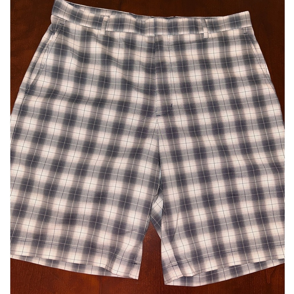 Walter Hagen Mens Navy Blue White Plaid Golf Shorts Size 35 Flat Front Classic